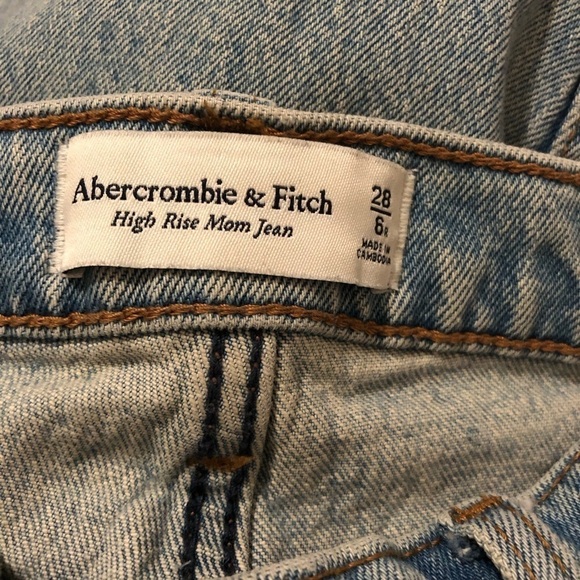 ABERCROMBIE & FITCH High Rise Mom Jeans Size 28 - Picture 4 of 7